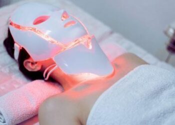 Wat doet roodlichttherapie voor je gezicht?